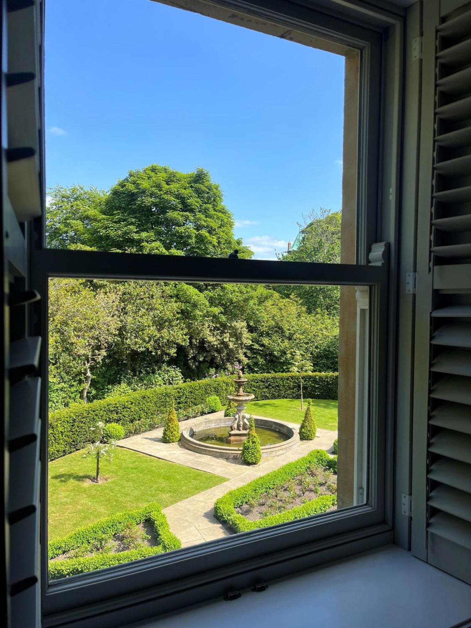 Manor House Lindley Hotell Huddersfield Exteriör bild
