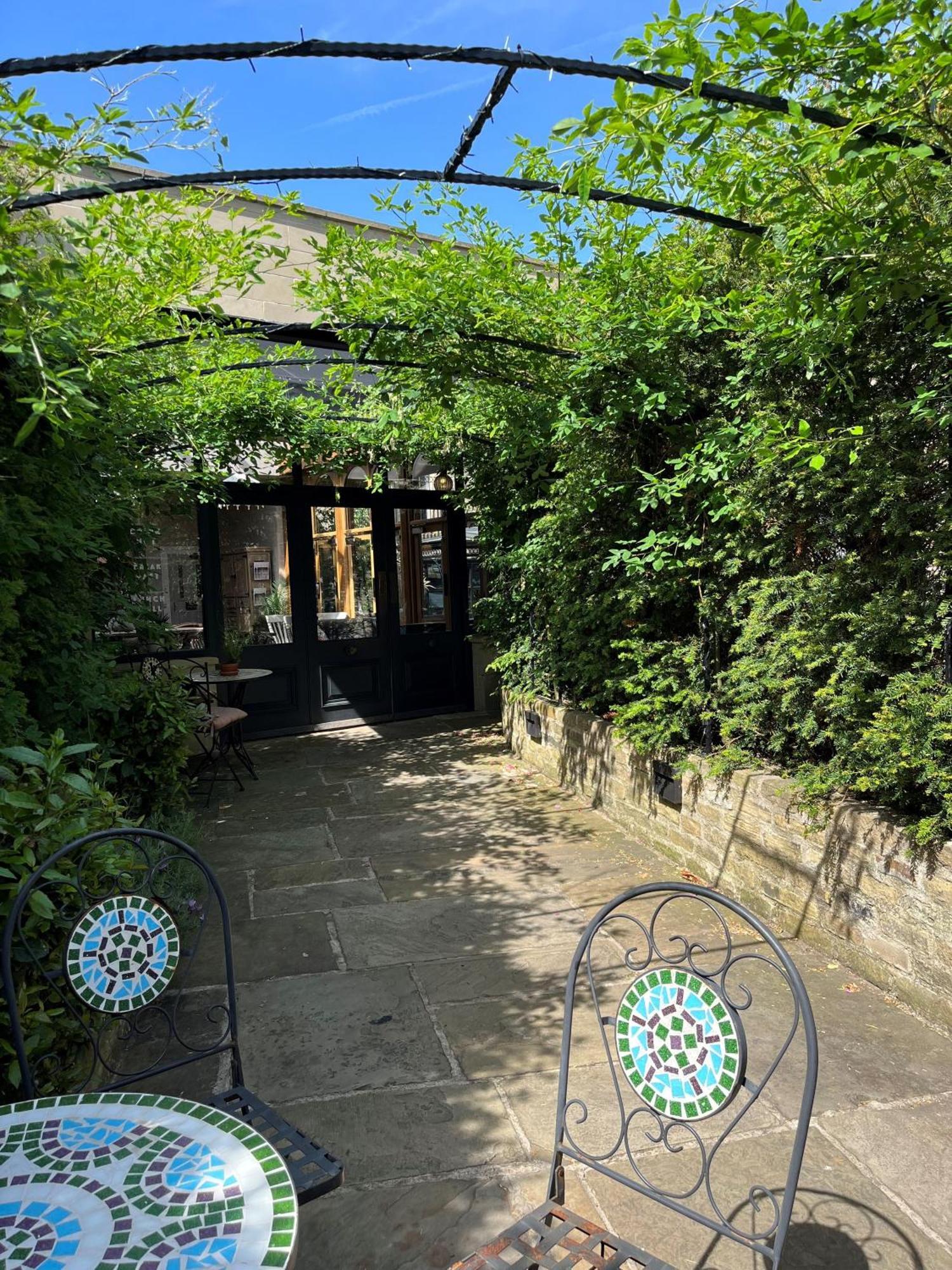 Manor House Lindley Hotell Huddersfield Exteriör bild